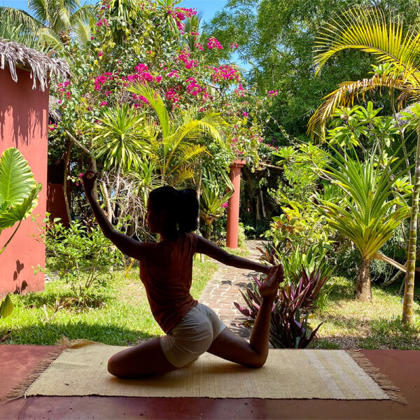 Fano Anjanirina - Yoga